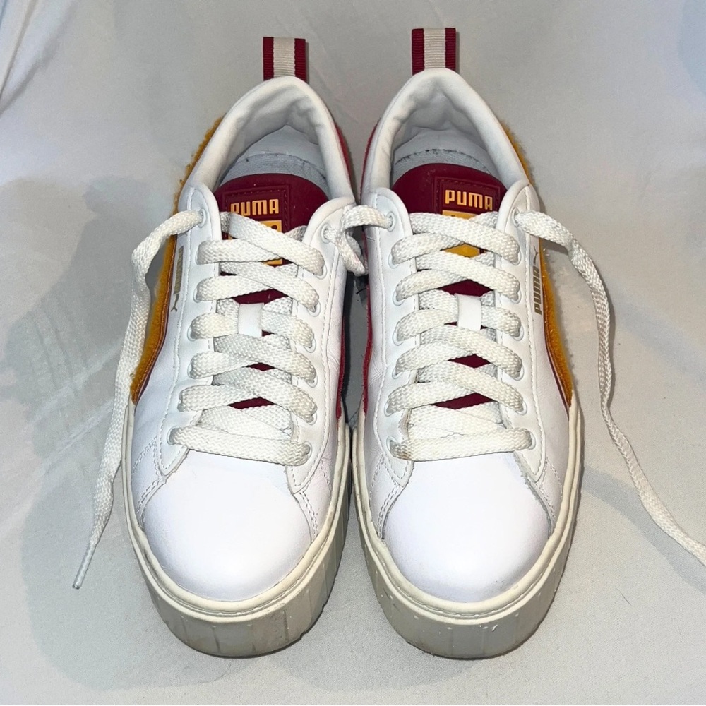 Puma Mayze New Heritage Logo
Platform Sneakers. Women's size 8. Fits like 7.5